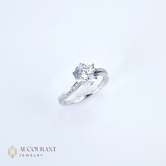 Cincin Emas CW Model Solitaire melingkar miring AD R. Emas White Gold 17K.