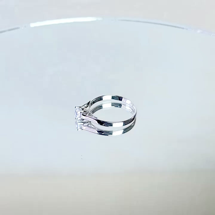 Helia White Gold Ring 17K
